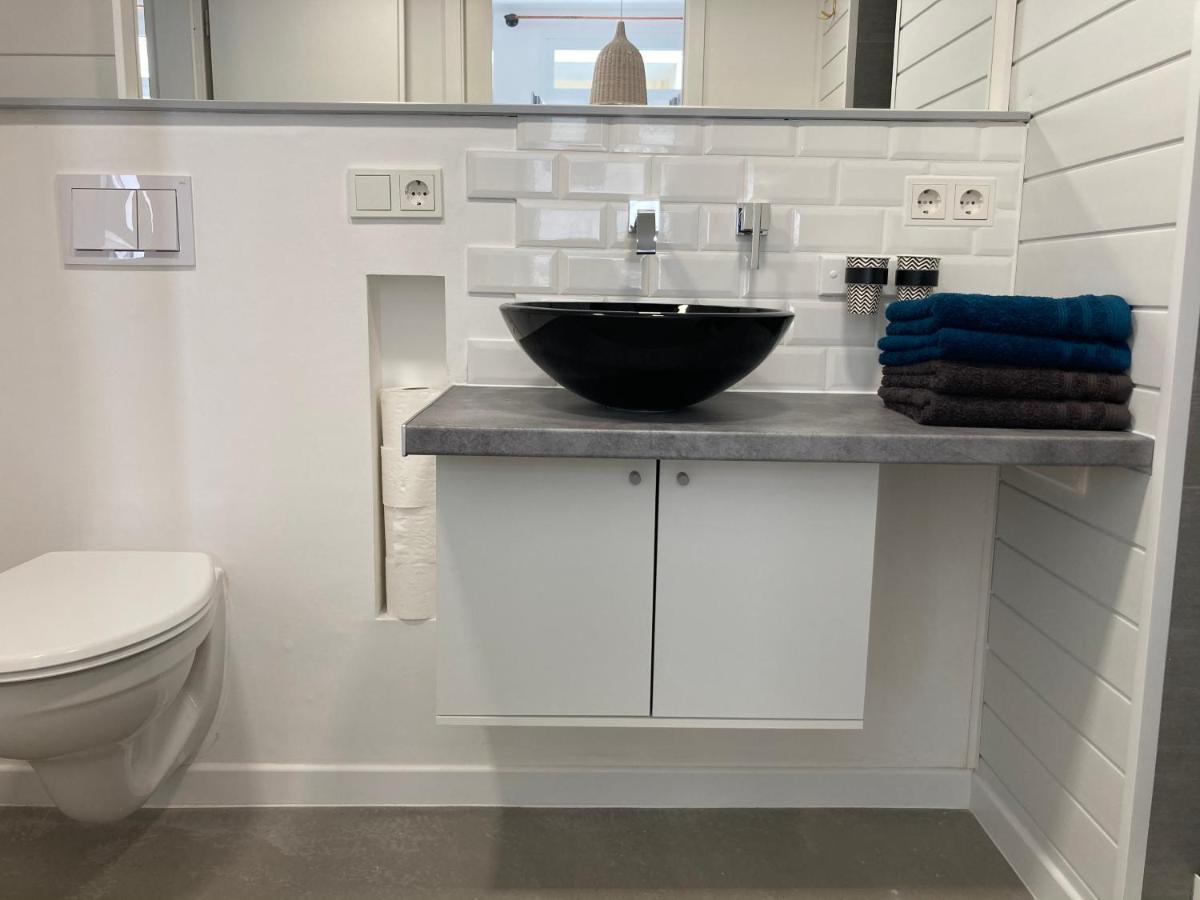 Living At Saarpartments - Adultsonly - Business & Holiday Homes With Kitchen For Long- And Short Term Stay, 3 Min To St Johanner Markt And Points Of Interest Saarbrücken Dış mekan fotoğraf
